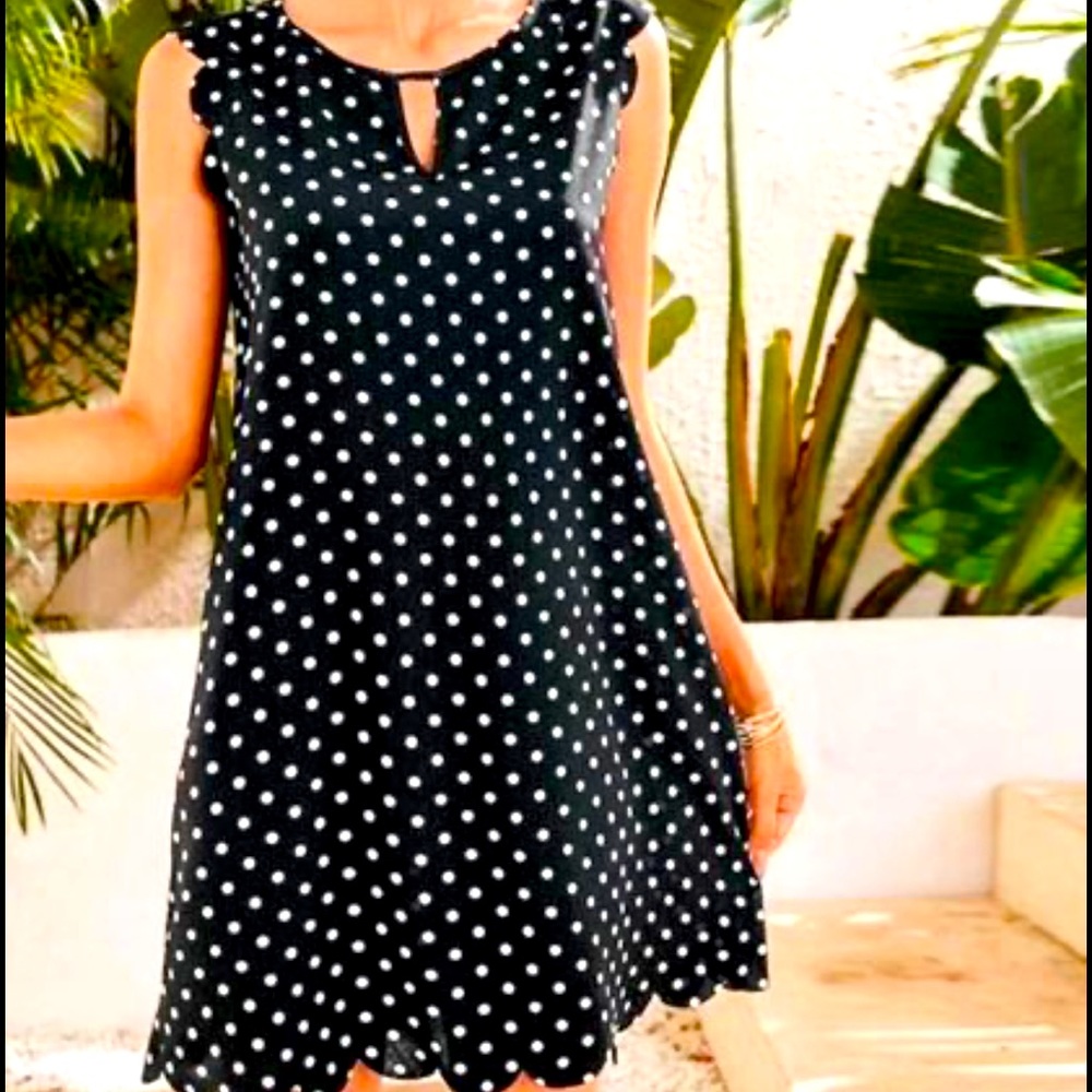 Mini pocket dot dress
